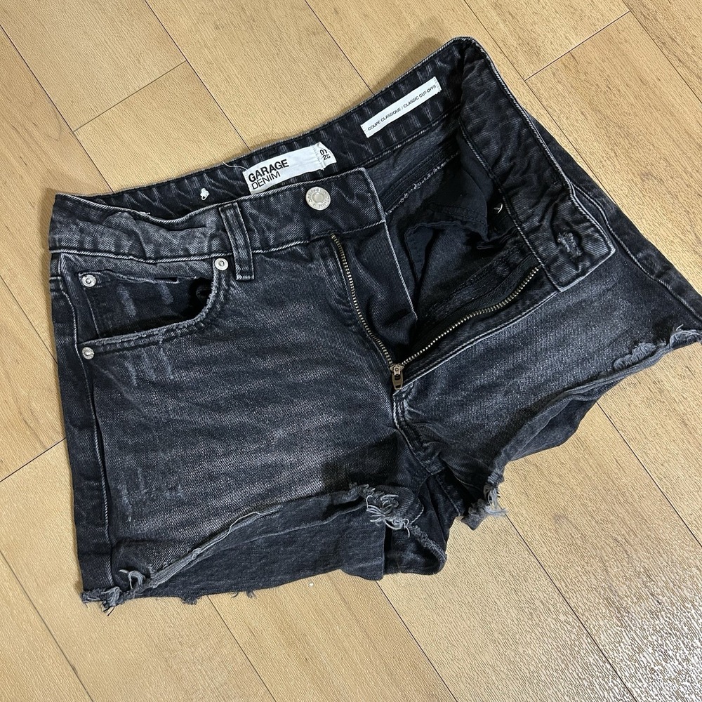 GARAGE DENIM Festival Black Distressed Cutoff Denim Shorts Size 01/25